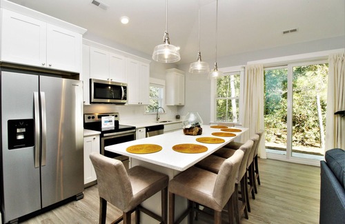 Whalehead Beach Apartment | Beacon Quarters by KEES Vacations