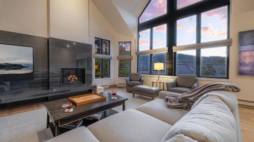 Highlands Townhomes House | Beacon Retreat