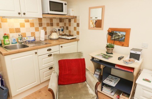 Brecon Apartment | BEACONS REST, with a garden in Brecon