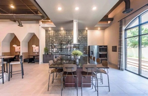 Downtown Memphis Apartment | Beale Street nights & River sites