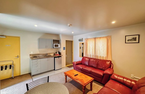 Edgeware Hotel | Bealey Avenue Motel