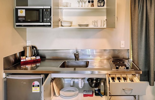 Edgeware Hotel | Bealey Avenue Motel