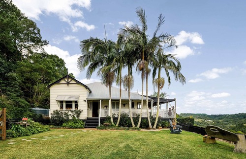 Montville House | Beam Creek Cottage in Montville