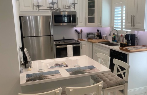 Anna Maria Cottage | Bean Point Beach Cottage -North End of Island beautiful white sand and sunsets!