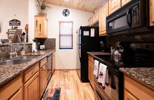 Show Low Cabin | BEAR-A-DISE Cabin in Bison Ridge nr/Fool Hollow Lake, Hiking Trails & Golf!
