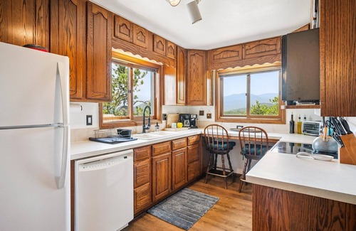Bailey Cabin | Bear Cabin - 10 Acres - Hot Tub