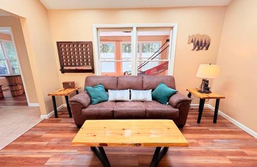 Massanutten Resort | Bear Cabin-3 BR 2 Bath with Indoor Hot tub-one level-Pool Pass-Pet welcome