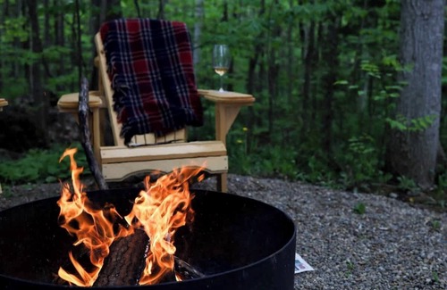 Miller Lake House | “Bear Cave” Luxury Glamping Tent | Tobermory