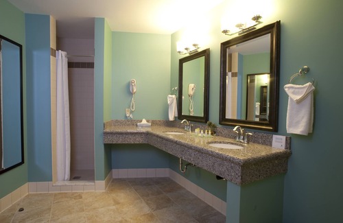 Carlyle Hotel | Bear Claw Casino & Hotel