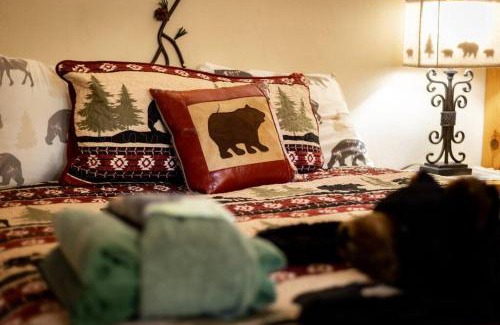 Pioneer Trail House | Bear Claw Trails - Dogs - Awesome Yard - Fire Pit