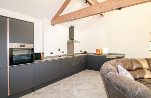 Belper Cottage | BEAR COTTAGE, romantic, character holiday cottage in Heage