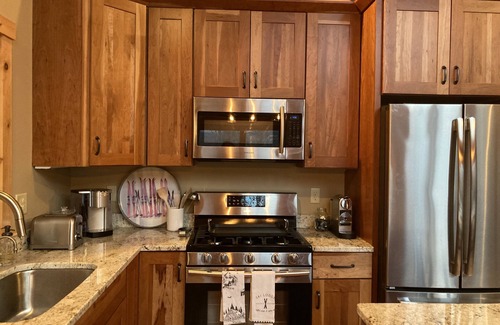 Bethel Ski Chalet | Bear Creek Cabin*Air Hockey*Arcades*Firepit*Hot tub