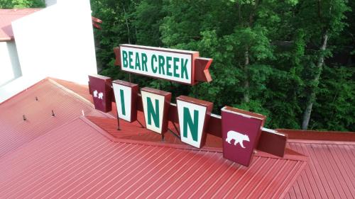 Gatlinburg Hotel | Bear Creek Inn Gatlinburg, TN
