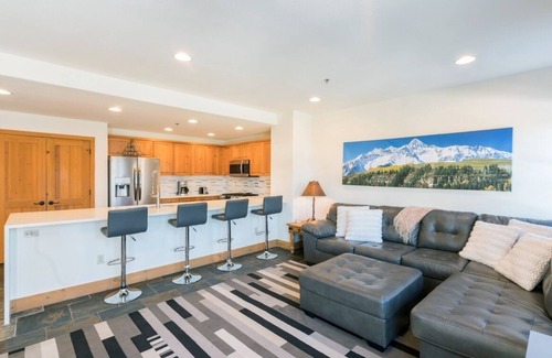 Mountain Village Condo | Bear Creek Lodge by Alpine Lodging Telluride