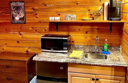 Thompson Falls Cabin | Bear Creek Resort, Upper cabin suite (1 king bed), Upper cabin suite (1 king bed)