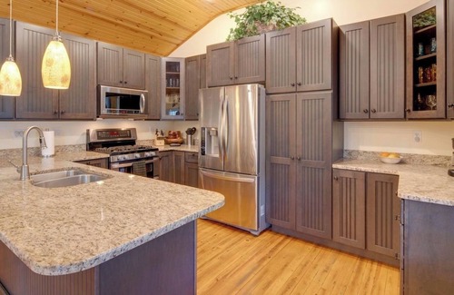Lake Lure Cabin | Bear Creek Retreat - Cabin in LLVR gated community nLake Lure now Welcomes YOU!