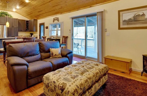 Lake Lure Cabin | Bear Creek Retreat - Cabin in LLVR gated community nLake Lure now Welcomes YOU!