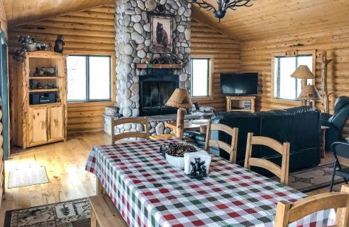 Rainbow Valley House | Bear Crossing