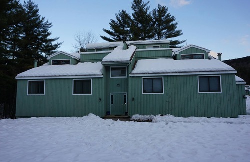 Bartlett Condo | Bear Cubs' Penthouse - Seasons at Attitash Sleeps 10, 2 HD TVs, 200 Mbps Wifi