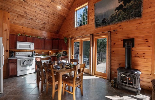 Day Cabin | Bear Den - scenic Adirondack cabin escape + lake access
