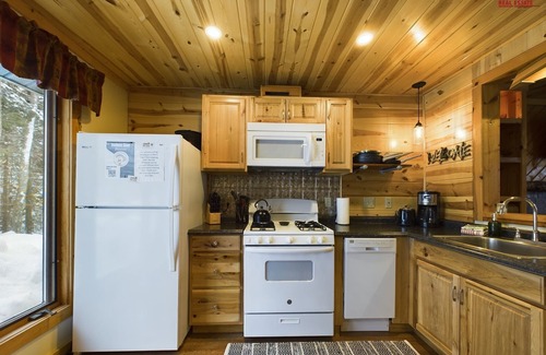 Shingleton Cabin | Bear Den-Secluded 2 Bedroom Cabin Located in the Hiawatha National Forest.