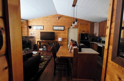 Sugarloaf Cabin | Bear Escapes II: Affordable Luxury Cabin Big Bear