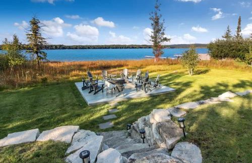 Maple City House | Bear Feet Retreat