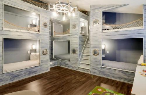 Maple City House | Bear Feet Retreat