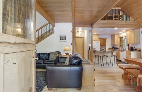 Packwood Cabin | Bear Hideaway | Wi-fi | 2 Bed, 2 Bath