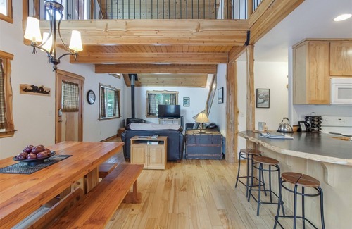 Packwood Cabin | Bear Hideaway | Wi-fi | 2 Bed, 2 Bath