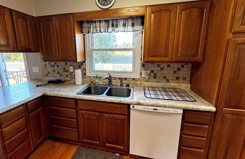 Scotland House | Bear Hollow - Country getaway w/4 bedrooms and game room - Crane, IN