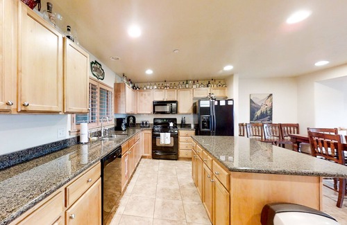 Bear Hollow Village House | Bear Hollow Village Townhome | Pool, Gym & Private Hot Tub | Near the Slopes