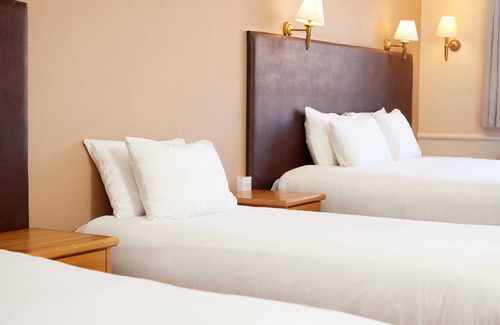 Havant Hotel | Bear Hotel Havant by Greene King Inns