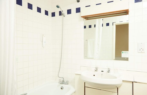 Havant Hotel | Bear Hotel Havant by Greene King Inns