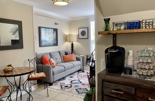 St. Elmo Improvement League Apartment | Bear House 1890, Sherfey Suite, Perfect Getaway, Walk to Cafes, Outdoor Activity