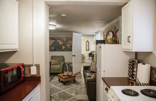 St. Elmo Improvement League Apartment | Bear House 1890, Stinson Suite, Perfect Getaway, Walk to Cafes, Outdoor Activity