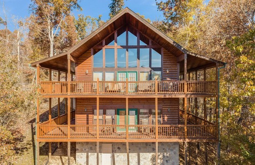 Gatlinburg - Pigeon Forge Cabin | Bear Hunter