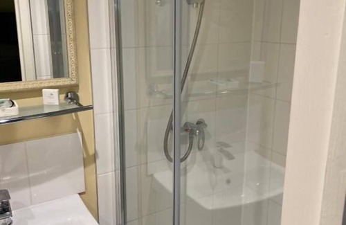 Stroud Bed & Breakfast | Bear Inn