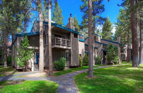 South Lake Tahoe Apartment | Bear Lake Hideaway condo