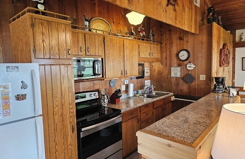 Fremont Cabin | Bear Lodge, Fantastic Views Of Partridge Lake Fremont Wisconsin Wolf River
