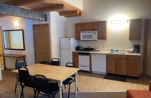 Dayton Hotel | Bear Lodge Resort