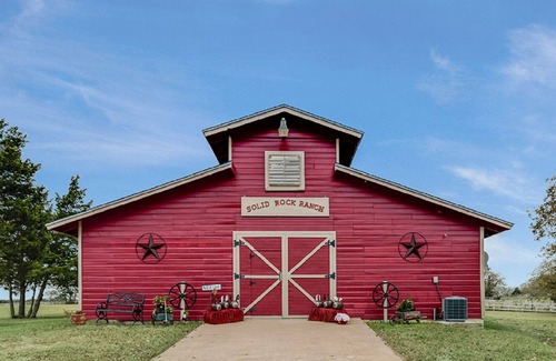 Carmine House | Bear Lodge- Solid Rock Ranch