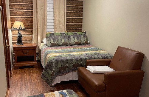 Fort Montgomery Hotel | Bear Mountain Bridge Motel- Family Room 3