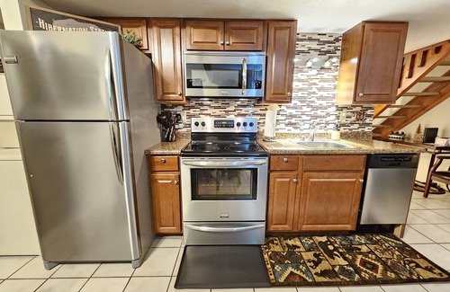 Table Rock Condo | Bear Mountain Branson Suite Overlooking Pointe Royale Golf Course in Branson!