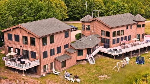 Robbinston House | Bear Mountain Lodge. 560 Acre Wooded Estate.
