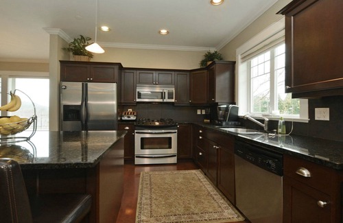 Bear Mountain Resort House | Bear Mountain Resort golf luxury, fully sanitized, Sleeps 12, wifi, bbq