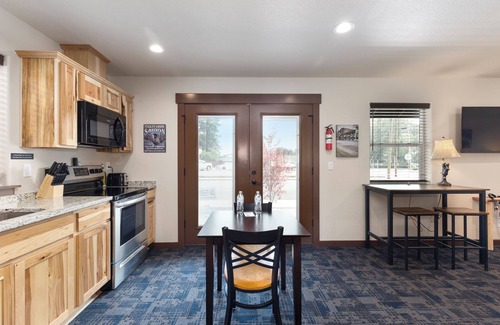 Grants Pass House | Bear Mountain -Suite 3