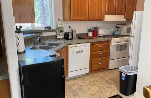 Lake Almanor Peninsula House | Bear Necessities n2 bed 2 bath located on the Peninsula at Lake Almanor Ca.