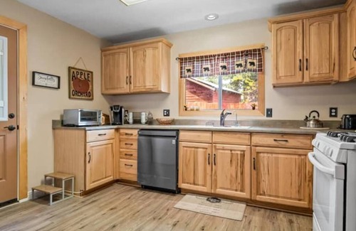 Patton Cabin | Bear Necessities