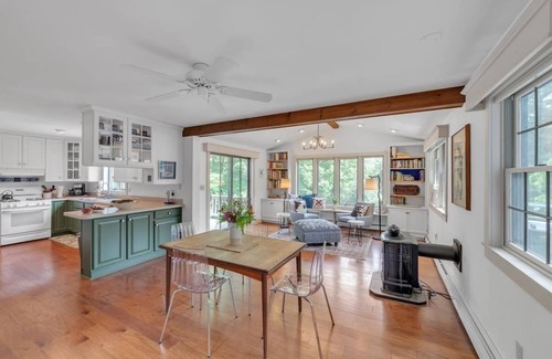 Sunderland House | Bear Pass - Mountain View by RedAwning
